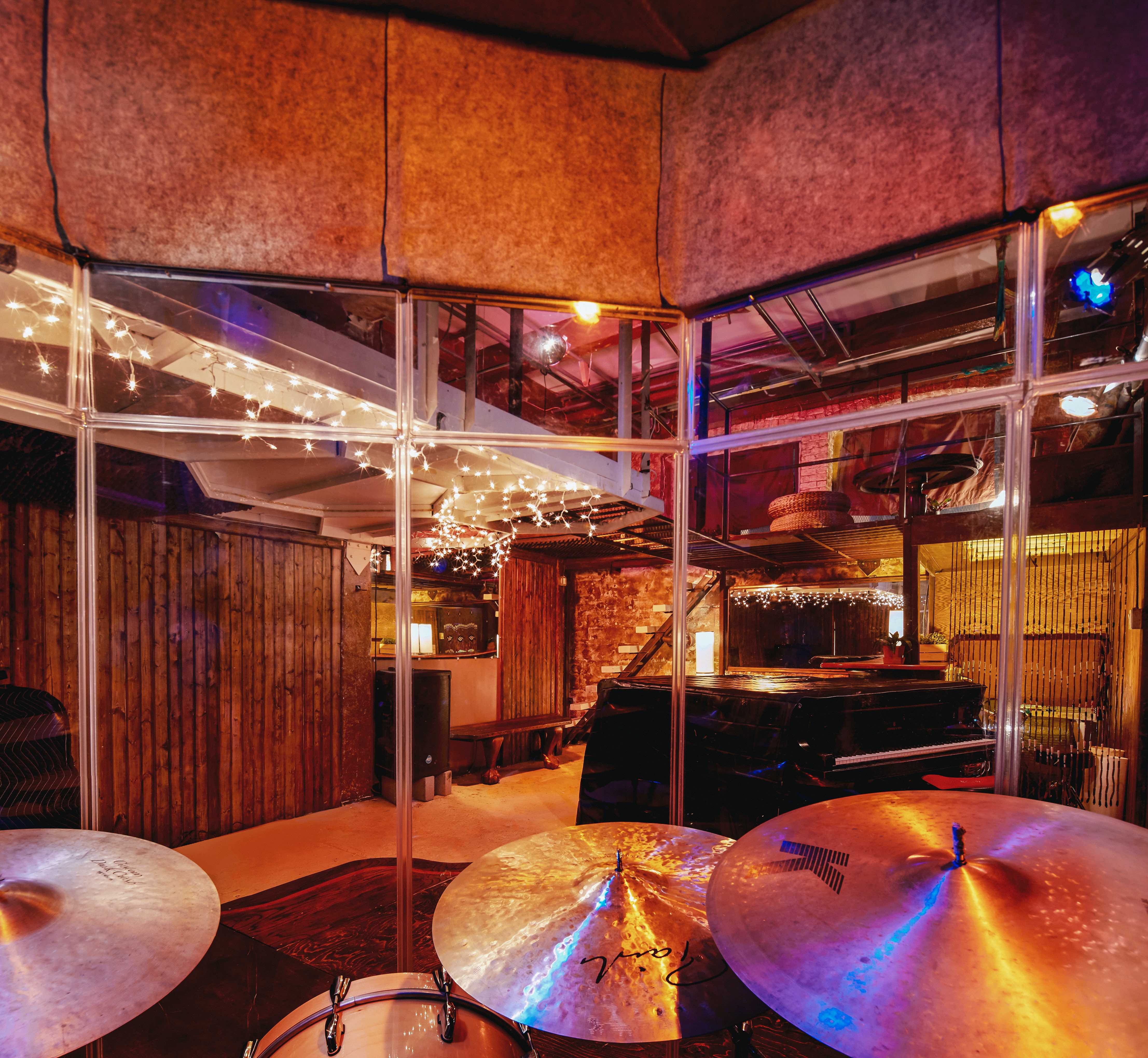 HighBreed Studios 
- Recording space