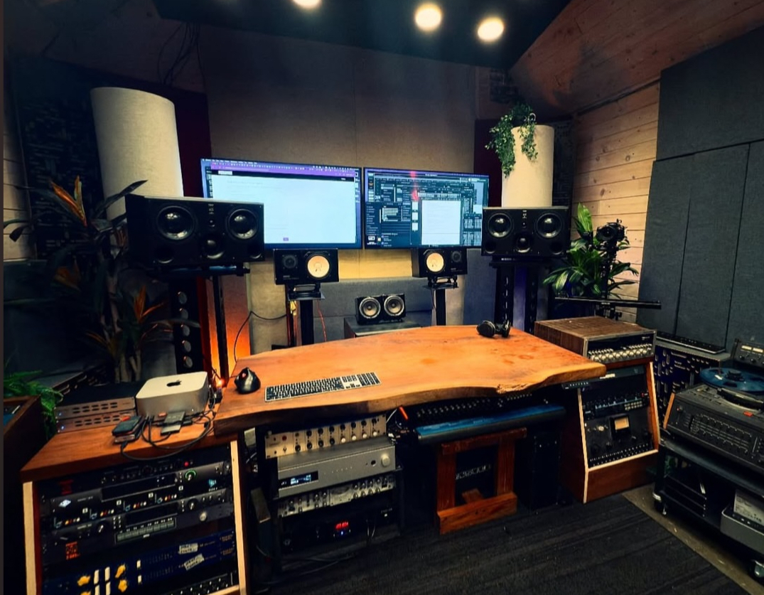 HighBreed Studios 
- Studio view