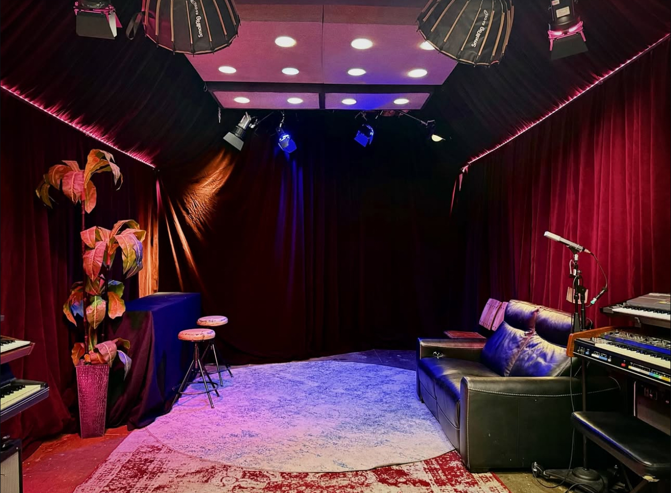 HighBreed Studios 
- Recording environment
